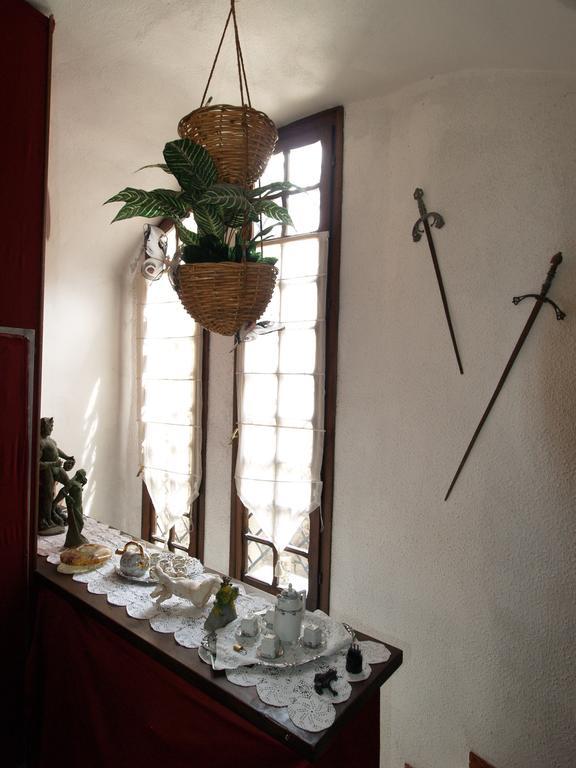 Bed and Breakfast Le Petit Chateau Дольчеаккуа Экстерьер фото